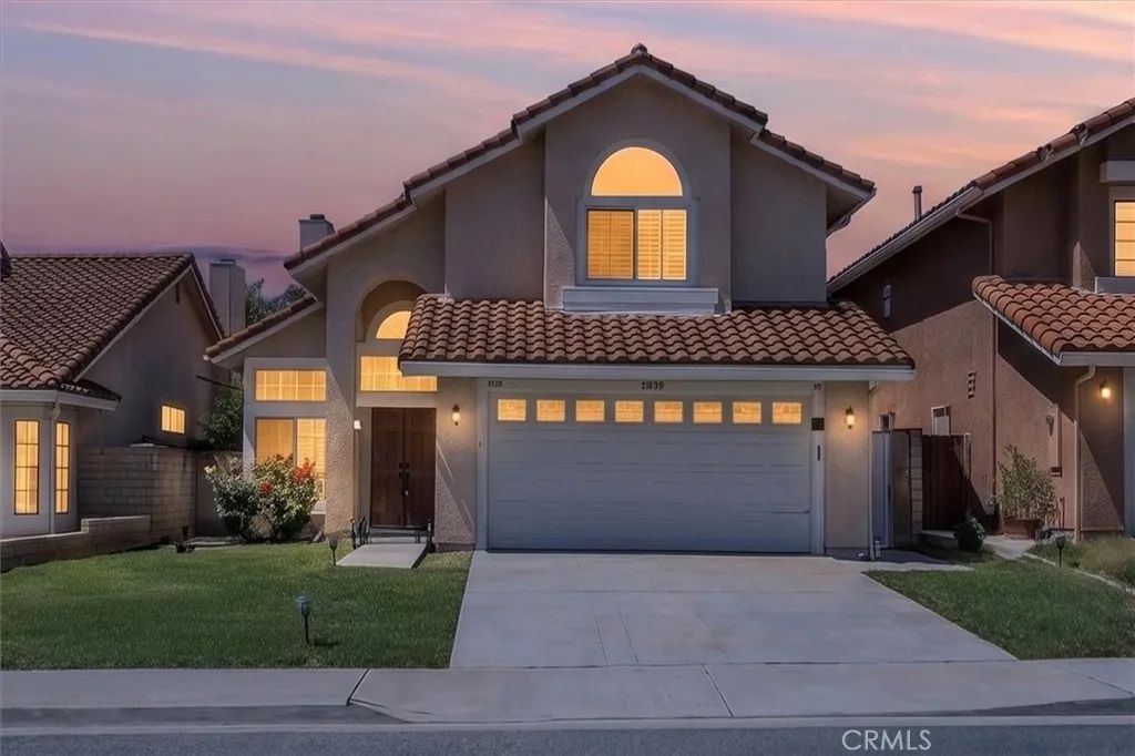 537 Savona, Oak Park, CA 91377