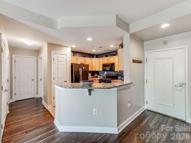 718 W Trade Street 414, Charlotte, NC 28202