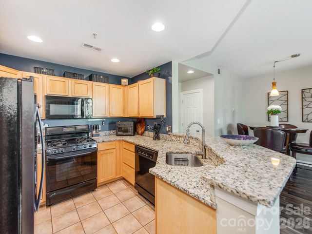 718 W Trade Street 414, Charlotte, NC 28202