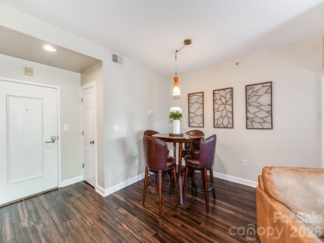 718 W Trade Street 414, Charlotte, NC 28202