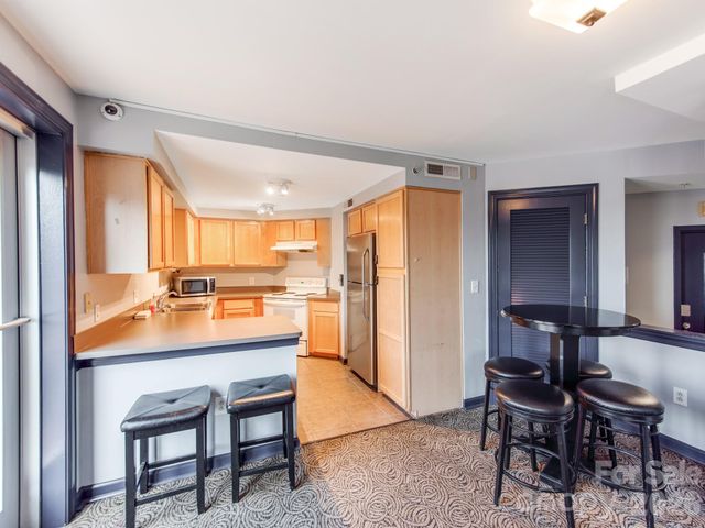 718 W Trade Street 414, Charlotte, NC 28202
