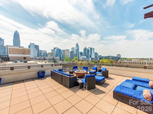 718 W Trade Street 414, Charlotte, NC 28202