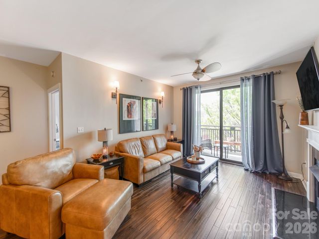 718 W Trade Street 414, Charlotte, NC 28202
