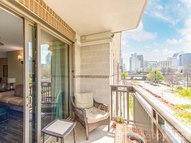 718 W Trade Street 414, Charlotte, NC 28202
