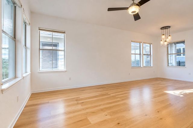 1011 Brodie ST 32, Austin, TX 78704