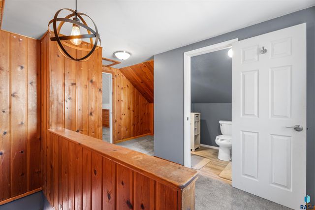 1613 E 25th St Street, Sioux Falls, SD 57105