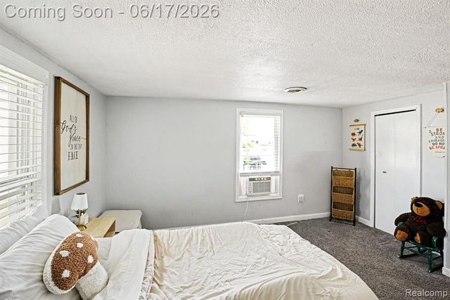 651 S Elm Street, Lapeer, MI 48446
