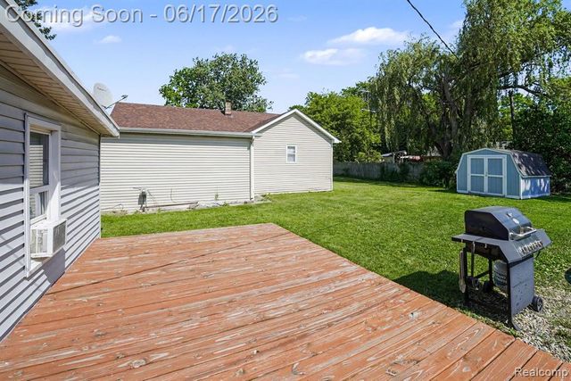 651 S Elm Street, Lapeer, MI 48446