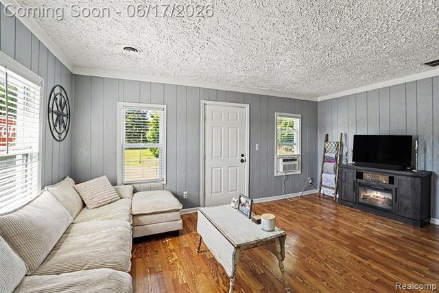 651 S Elm Street, Lapeer, MI 48446