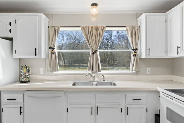 181 Private Road 125, Whitney, TX 76692