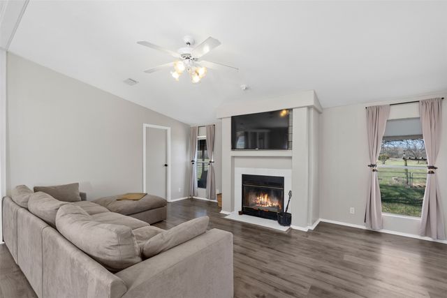 181 Private Road 125, Whitney, TX 76692