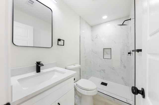 534 NE 23rd Street, Grand Prairie, TX 75050