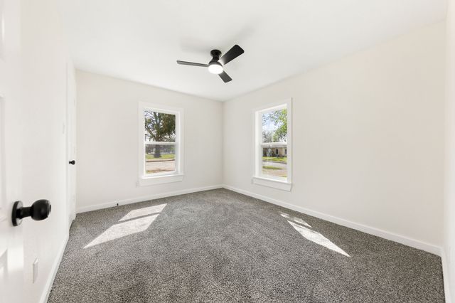 534 NE 23rd Street, Grand Prairie, TX 75050