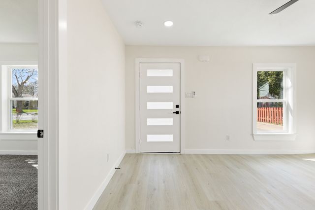 534 NE 23rd Street, Grand Prairie, TX 75050