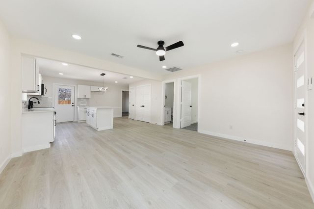 534 NE 23rd Street, Grand Prairie, TX 75050