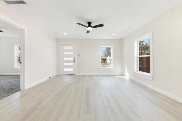 534 NE 23rd Street, Grand Prairie, TX 75050