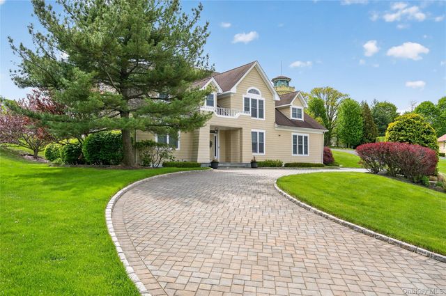 62 Pembroke Drive, Glen Cove, NY 11542