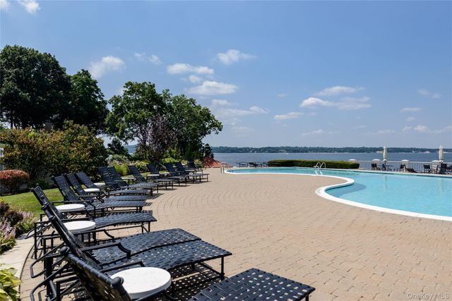 62 Pembroke Drive, Glen Cove, NY 11542