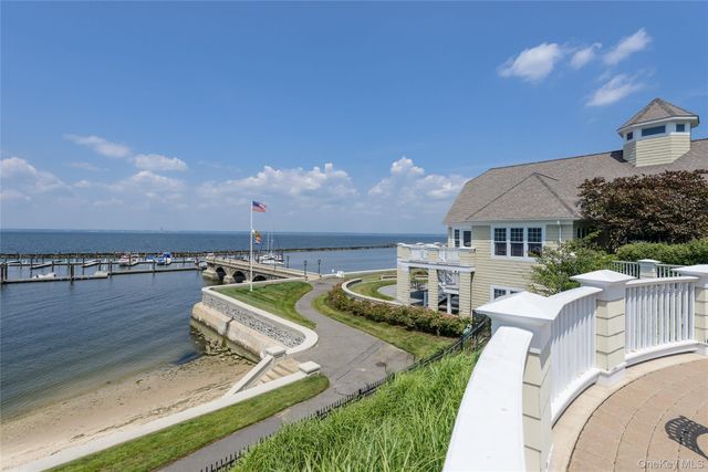 62 Pembroke Drive, Glen Cove, NY 11542