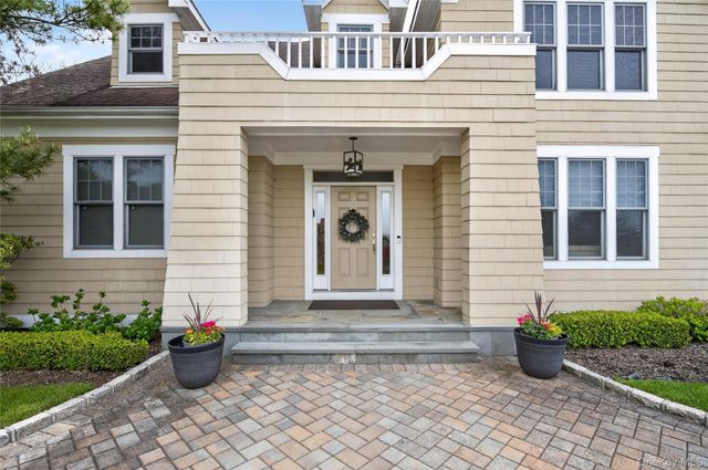 62 Pembroke Drive, Glen Cove, NY 11542