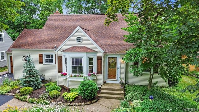 38 Lombardy Lane, Hamburg, NY 14075