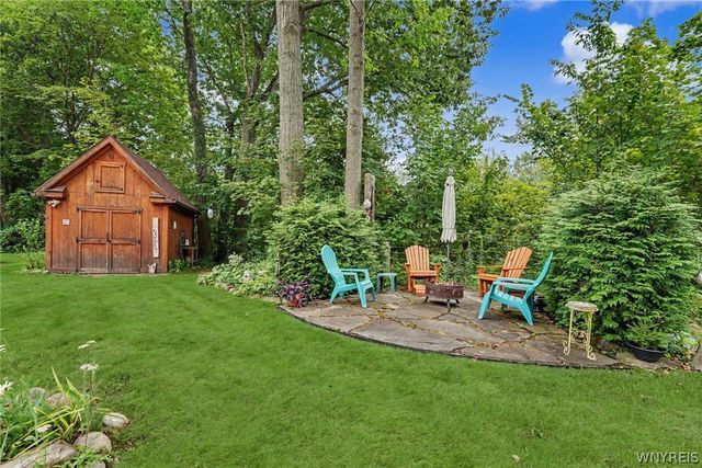 38 Lombardy Lane, Hamburg, NY 14075
