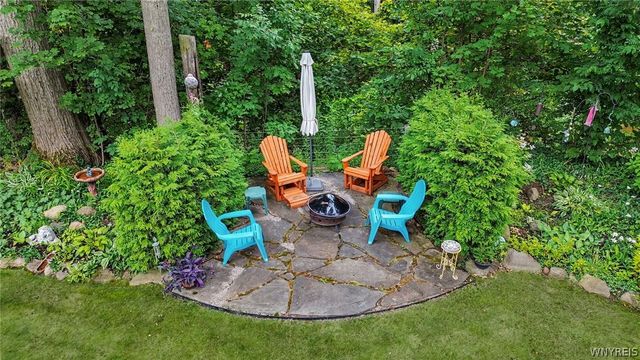 38 Lombardy Lane, Hamburg, NY 14075