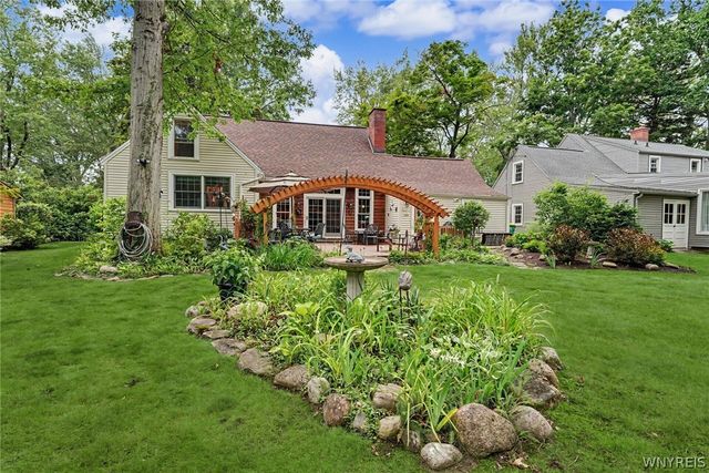 38 Lombardy Lane, Hamburg, NY 14075