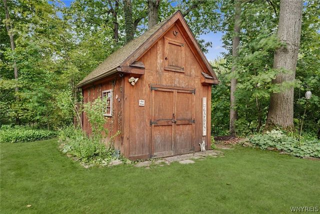 38 Lombardy Lane, Hamburg, NY 14075
