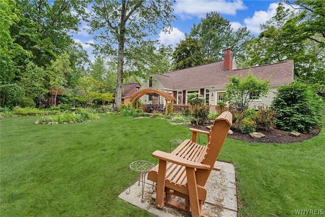 38 Lombardy Lane, Hamburg, NY 14075