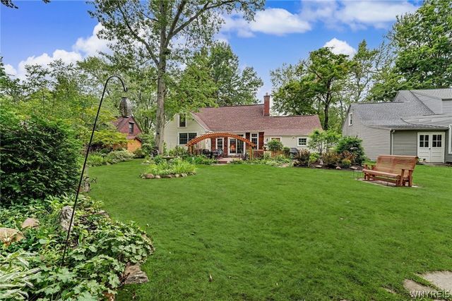 38 Lombardy Lane, Hamburg, NY 14075
