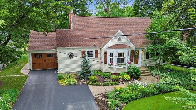 38 Lombardy Lane, Hamburg, NY 14075