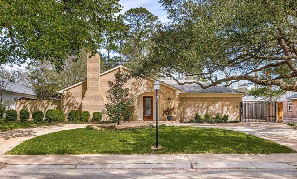 1803 Briarpark Drive, Houston, TX 77042