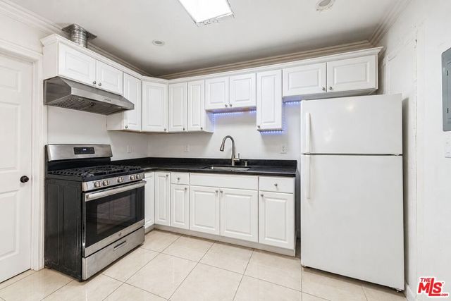 24812 Pitcairn Way, Torrance, CA 90505