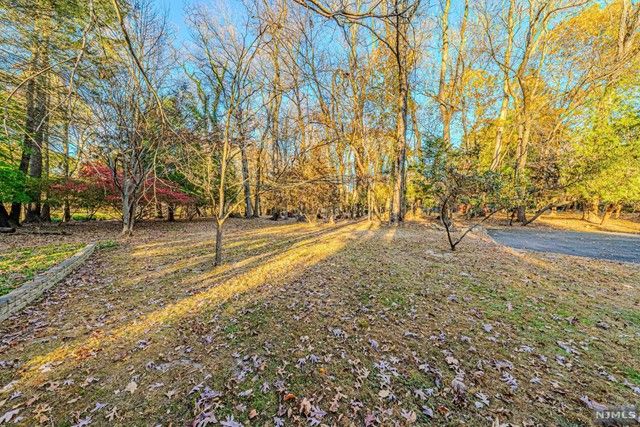 26 Dean Street, Westwood, NJ 07675