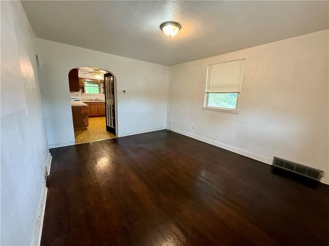 508 Spruce Alley, Glassport, PA 15045