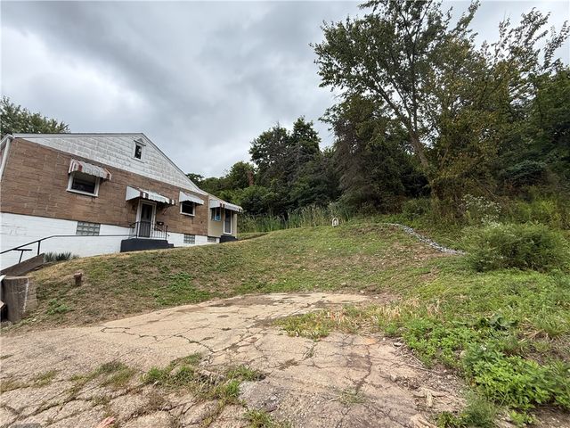 508 Spruce Alley, Glassport, PA 15045