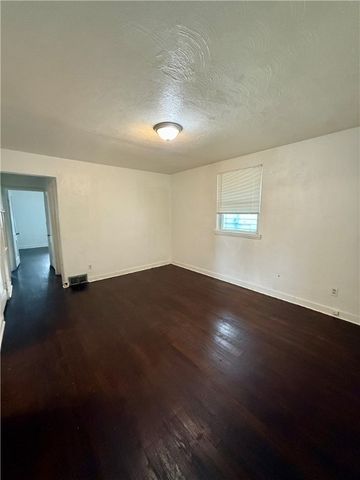 508 Spruce Alley, Glassport, PA 15045