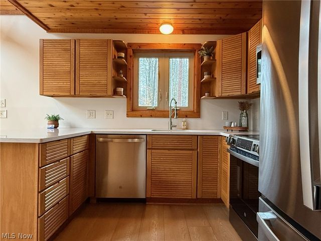 86170 Tappan Highlands Road, Uhrichsville, OH 44683