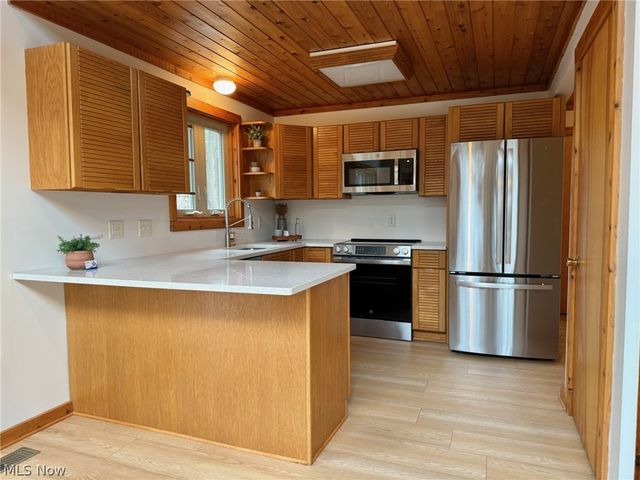 86170 Tappan Highlands Road, Uhrichsville, OH 44683