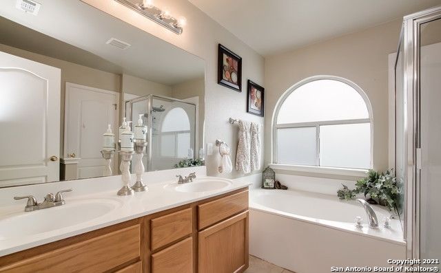 650 Granite Cliff, San Antonio, TX 78251