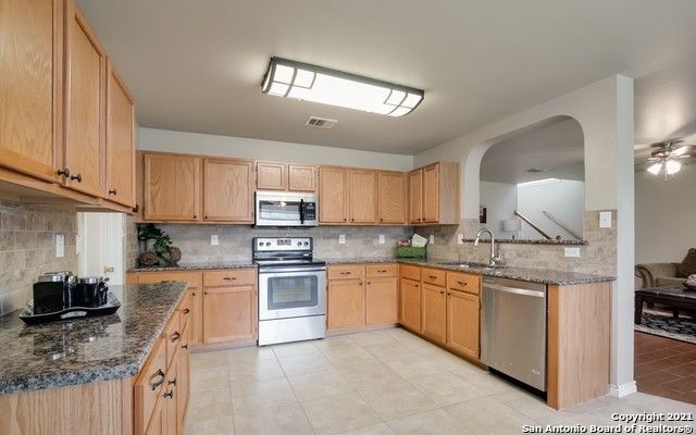 650 Granite Cliff, San Antonio, TX 78251