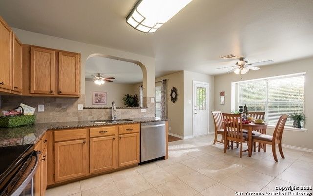 650 Granite Cliff, San Antonio, TX 78251