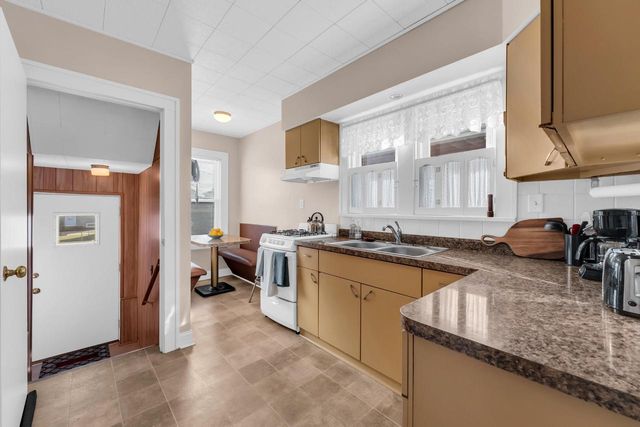 733 West Lawn AVENUE, Racine, WI 53405