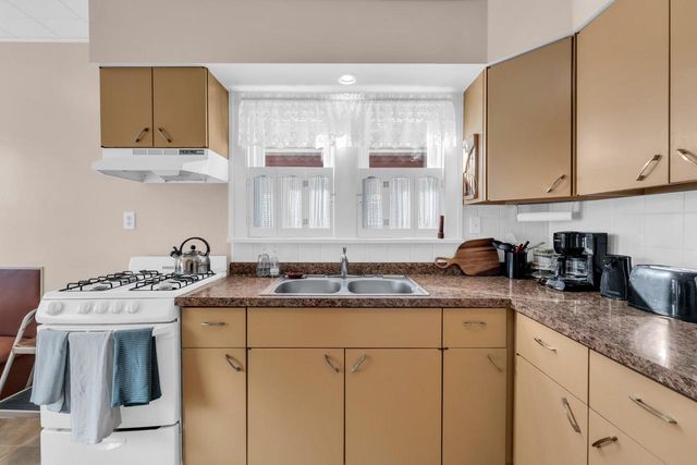 733 West Lawn AVENUE, Racine, WI 53405