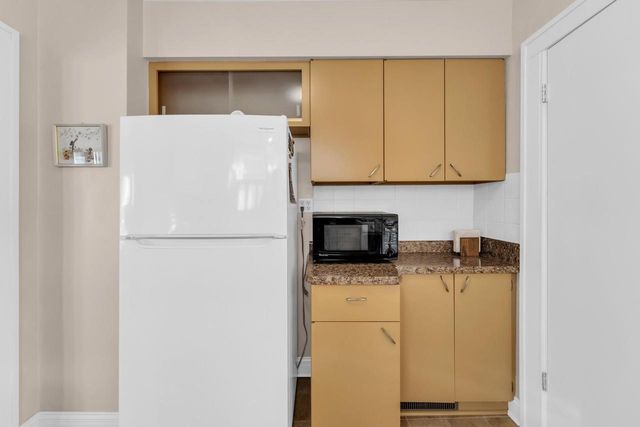 733 West Lawn AVENUE, Racine, WI 53405