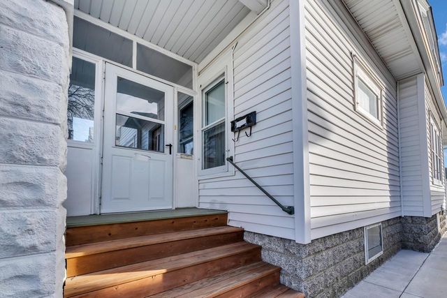 733 West Lawn AVENUE, Racine, WI 53405