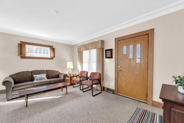 733 West Lawn AVENUE, Racine, WI 53405