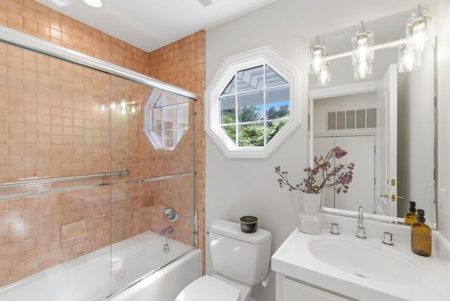 8 Almendra Lane, Los Altos, CA 94022