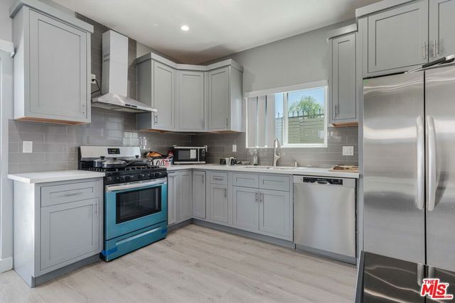 8224 Vanscoy Avenue, North Hollywood, CA 91605